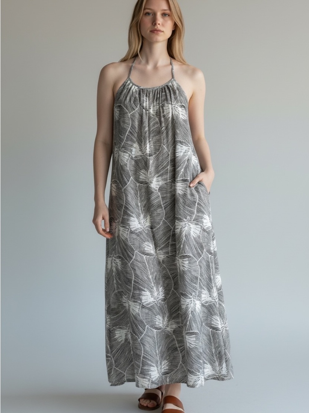 Banana Republic Petite Leaf-Print Black/White Maxi Dress – 2P- MSRP $120